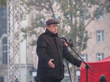 23 Aralık 2020 'de Artsakh Cumhuriyeti' nin barışçıl sakinlerine karşı Türk azerbaijani teröristlerinin saldırısının ardından Erivan 'da hükümet karşıtı ve pashinan karşıtı protestolar düzenlendi.