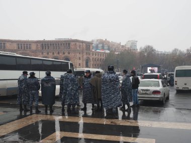 23 Aralık 2020 'de Artsakh Cumhuriyeti' nin barışçıl sakinlerine karşı Türk azerbaijani teröristlerinin saldırısının ardından Erivan 'da hükümet karşıtı ve pashinan karşıtı protestolar düzenlendi.