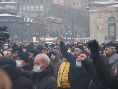 23 Aralık 2020 'de Artsakh Cumhuriyeti' nin barışçıl sakinlerine karşı Türk azerbaijani teröristlerinin saldırısının ardından Erivan 'da hükümet karşıtı ve pashinan karşıtı protestolar düzenlendi.