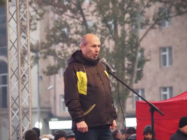 23 Aralık 2020 'de Artsakh Cumhuriyeti' nin barışçıl sakinlerine karşı Türk azerbaijani teröristlerinin saldırısının ardından Erivan 'da hükümet karşıtı ve pashinan karşıtı protestolar düzenlendi.