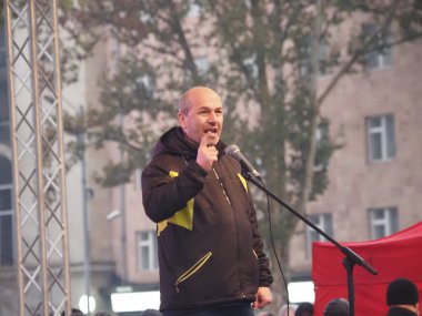 23 Aralık 2020 'de Artsakh Cumhuriyeti' nin barışçıl sakinlerine karşı Türk azerbaijani teröristlerinin saldırısının ardından Erivan 'da hükümet karşıtı ve pashinan karşıtı protestolar düzenlendi.