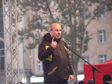 23 Aralık 2020 'de Artsakh Cumhuriyeti' nin barışçıl sakinlerine karşı Türk azerbaijani teröristlerinin saldırısının ardından Erivan 'da hükümet karşıtı ve pashinan karşıtı protestolar düzenlendi.