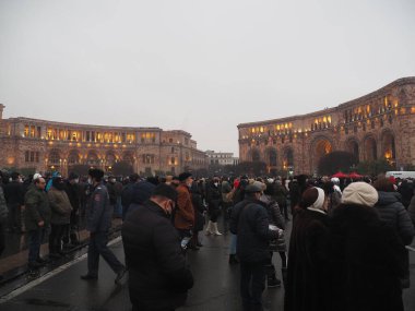 23 Aralık 2020 'de Artsakh Cumhuriyeti' nin barışçıl sakinlerine karşı Türk azerbaijani teröristlerinin saldırısının ardından Erivan 'da hükümet karşıtı ve pashinan karşıtı protestolar düzenlendi.