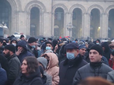 23 Aralık 2020 'de Artsakh Cumhuriyeti' nin barışçıl sakinlerine karşı Türk azerbaijani teröristlerinin saldırısının ardından Erivan 'da hükümet karşıtı ve pashinan karşıtı protestolar düzenlendi.