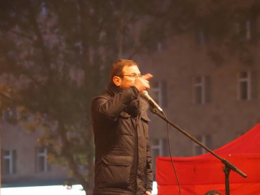 23 Aralık 2020 'de Artsakh Cumhuriyeti' nin barışçıl sakinlerine karşı Türk azerbaijani teröristlerinin saldırısının ardından Erivan 'da hükümet karşıtı ve pashinan karşıtı protestolar düzenlendi.