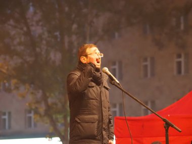 23 Aralık 2020 'de Artsakh Cumhuriyeti' nin barışçıl sakinlerine karşı Türk azerbaijani teröristlerinin saldırısının ardından Erivan 'da hükümet karşıtı ve pashinan karşıtı protestolar düzenlendi.