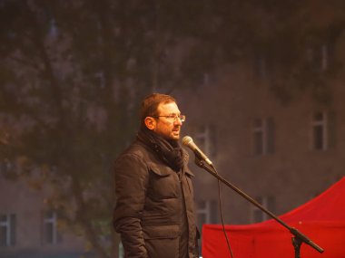 23 Aralık 2020 'de Artsakh Cumhuriyeti' nin barışçıl sakinlerine karşı Türk azerbaijani teröristlerinin saldırısının ardından Erivan 'da hükümet karşıtı ve pashinan karşıtı protestolar düzenlendi.