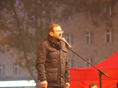 23 Aralık 2020 'de Artsakh Cumhuriyeti' nin barışçıl sakinlerine karşı Türk azerbaijani teröristlerinin saldırısının ardından Erivan 'da hükümet karşıtı ve pashinan karşıtı protestolar düzenlendi.