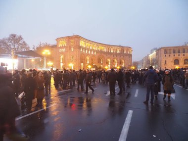 23 Aralık 2020 'de Artsakh Cumhuriyeti' nin barışçıl sakinlerine karşı Türk azerbaijani teröristlerinin saldırısının ardından Erivan 'da hükümet karşıtı ve pashinan karşıtı protestolar düzenlendi.