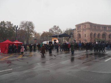 23 Aralık 2020 'de Artsakh Cumhuriyeti' nin barışçıl sakinlerine karşı Türk azerbaijani teröristlerinin saldırısının ardından Erivan 'da hükümet karşıtı ve pashinan karşıtı protestolar düzenlendi.