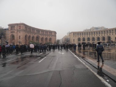 23 Aralık 2020 'de Artsakh Cumhuriyeti' nin barışçıl sakinlerine karşı Türk azerbaijani teröristlerinin saldırısının ardından Erivan 'da hükümet karşıtı ve pashinan karşıtı protestolar düzenlendi.