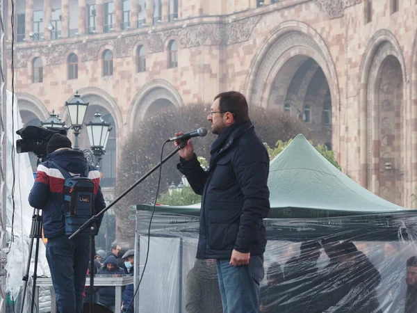 23 Aralık 2020 'de Artsakh Cumhuriyeti' nin barışçıl sakinlerine karşı Türk azerbaijani teröristlerinin saldırısının ardından Erivan 'da hükümet karşıtı ve pashinan karşıtı protestolar düzenlendi.