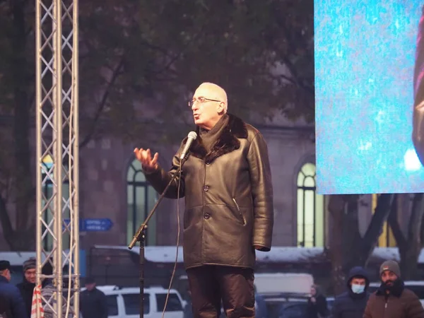 23 Aralık 2020 'de Artsakh Cumhuriyeti' nin barışçıl sakinlerine karşı Türk azerbaijani teröristlerinin saldırısının ardından Erivan 'da hükümet karşıtı ve pashinan karşıtı protestolar düzenlendi.