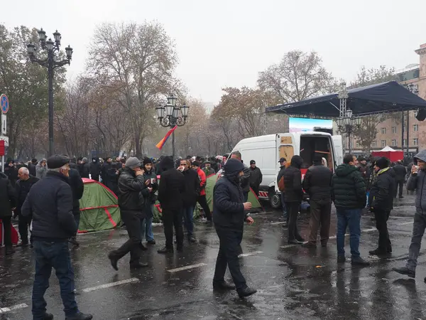 23 Aralık 2020 'de Artsakh Cumhuriyeti' nin barışçıl sakinlerine karşı Türk azerbaijani teröristlerinin saldırısının ardından Erivan 'da hükümet karşıtı ve pashinan karşıtı protestolar düzenlendi.