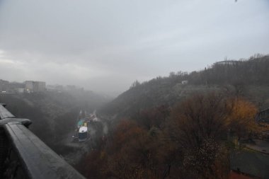 17 Aralık 2020 'de Artsakh Cumhuriyeti' nin barışçıl sakinlerine karşı Türk azerbaijani teröristlerinin saldırısının ardından Erivan 'da hükümet ve pashinan karşıtı protestolar düzenlendi.