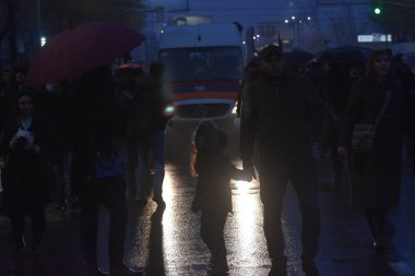 17 Aralık 2020 'de Artsakh Cumhuriyeti' nin barışçıl sakinlerine karşı Türk azerbaijani teröristlerinin saldırısının ardından Erivan 'da hükümet ve pashinan karşıtı protestolar düzenlendi.