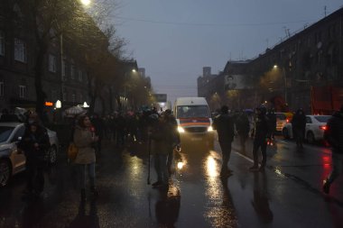 17 Aralık 2020 'de Artsakh Cumhuriyeti' nin barışçıl sakinlerine karşı Türk azerbaijani teröristlerinin saldırısının ardından Erivan 'da hükümet ve pashinan karşıtı protestolar düzenlendi.