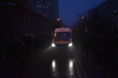 17 Aralık 2020 'de Artsakh Cumhuriyeti' nin barışçıl sakinlerine karşı Türk azerbaijani teröristlerinin saldırısının ardından Erivan 'da hükümet ve pashinan karşıtı protestolar düzenlendi.