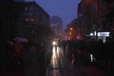 17 Aralık 2020 'de Artsakh Cumhuriyeti' nin barışçıl sakinlerine karşı Türk azerbaijani teröristlerinin saldırısının ardından Erivan 'da hükümet ve pashinan karşıtı protestolar düzenlendi.