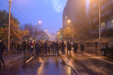 17 Aralık 2020 'de Artsakh Cumhuriyeti' nin barışçıl sakinlerine karşı Türk azerbaijani teröristlerinin saldırısının ardından Erivan 'da hükümet ve pashinan karşıtı protestolar düzenlendi.