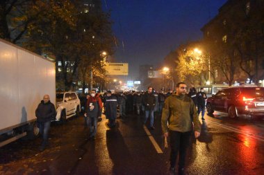 17 Aralık 2020 'de Artsakh Cumhuriyeti' nin barışçıl sakinlerine karşı Türk azerbaijani teröristlerinin saldırısının ardından Erivan 'da hükümet ve pashinan karşıtı protestolar düzenlendi.