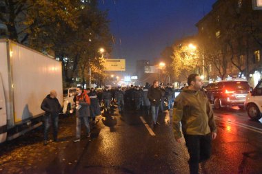 17 Aralık 2020 'de Artsakh Cumhuriyeti' nin barışçıl sakinlerine karşı Türk azerbaijani teröristlerinin saldırısının ardından Erivan 'da hükümet ve pashinan karşıtı protestolar düzenlendi.