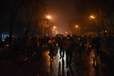 17 Aralık 2020 'de Artsakh Cumhuriyeti' nin barışçıl sakinlerine karşı Türk azerbaijani teröristlerinin saldırısının ardından Erivan 'da hükümet ve pashinan karşıtı protestolar düzenlendi.