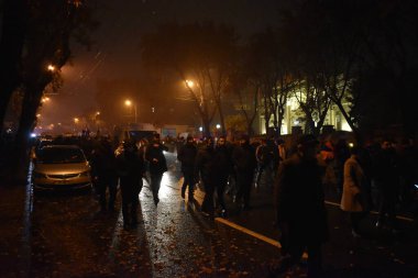 17 Aralık 2020 'de Artsakh Cumhuriyeti' nin barışçıl sakinlerine karşı Türk azerbaijani teröristlerinin saldırısının ardından Erivan 'da hükümet ve pashinan karşıtı protestolar düzenlendi.