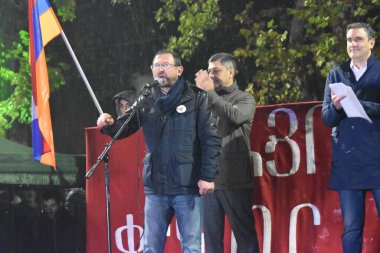 17 Aralık 2020 'de Artsakh Cumhuriyeti' nin barışçıl sakinlerine karşı Türk azerbaijani teröristlerinin saldırısının ardından Erivan 'da hükümet ve pashinan karşıtı protestolar düzenlendi.