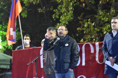 17 Aralık 2020 'de Artsakh Cumhuriyeti' nin barışçıl sakinlerine karşı Türk azerbaijani teröristlerinin saldırısının ardından Erivan 'da hükümet ve pashinan karşıtı protestolar düzenlendi.