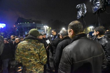 17 Aralık 2020 'de Artsakh Cumhuriyeti' nin barışçıl sakinlerine karşı Türk azerbaijani teröristlerinin saldırısının ardından Erivan 'da hükümet ve pashinan karşıtı protestolar düzenlendi.