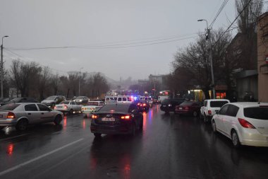 17 Aralık 2020 'de Artsakh Cumhuriyeti' nin barışçıl sakinlerine karşı Türk azerbaijani teröristlerinin saldırısının ardından Erivan 'da hükümet ve pashinan karşıtı protestolar düzenlendi.