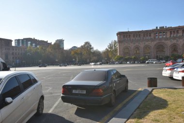 Ermenistan başbakanı Nikol Paşinyan önderliğindeki Yas Yürüyüşü, 19 Aralık 2020 'de vatanları Artsakh Cumhuriyeti' ni Azero-Türkçe terörizmden korumaya çalışırken ölenleri anmak için düzenlendi.