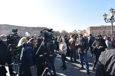 Ermenistan başbakanı Nikol Paşinyan önderliğindeki Yas Yürüyüşü, 19 Aralık 2020 'de vatanları Artsakh Cumhuriyeti' ni Azero-Türkçe terörizmden korumaya çalışırken ölenleri anmak için düzenlendi.