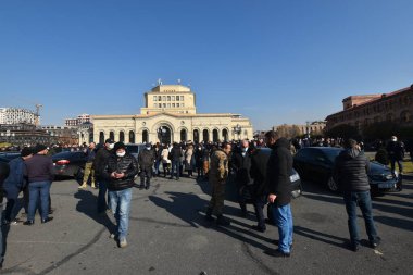 Ermenistan başbakanı Nikol Paşinyan önderliğindeki Yas Yürüyüşü, 19 Aralık 2020 'de vatanları Artsakh Cumhuriyeti' ni Azero-Türkçe terörizmden korumaya çalışırken ölenleri anmak için düzenlendi.