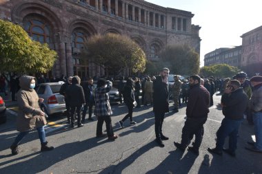 Ermenistan başbakanı Nikol Paşinyan önderliğindeki Yas Yürüyüşü, 19 Aralık 2020 'de vatanları Artsakh Cumhuriyeti' ni Azero-Türkçe terörizmden korumaya çalışırken ölenleri anmak için düzenlendi.