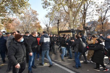 Ermenistan başbakanı Nikol Paşinyan önderliğindeki Yas Yürüyüşü, 19 Aralık 2020 'de vatanları Artsakh Cumhuriyeti' ni Azero-Türkçe terörizmden korumaya çalışırken ölenleri anmak için düzenlendi.