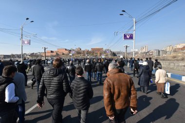Ermenistan başbakanı Nikol Paşinyan önderliğindeki Yas Yürüyüşü, 19 Aralık 2020 'de vatanları Artsakh Cumhuriyeti' ni Azero-Türkçe terörizmden korumaya çalışırken ölenleri anmak için düzenlendi.