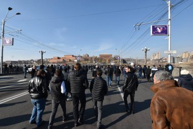 Ermenistan başbakanı Nikol Paşinyan önderliğindeki Yas Yürüyüşü, 19 Aralık 2020 'de vatanları Artsakh Cumhuriyeti' ni Azero-Türkçe terörizmden korumaya çalışırken ölenleri anmak için düzenlendi.