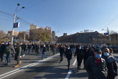 Ermenistan başbakanı Nikol Paşinyan önderliğindeki Yas Yürüyüşü, 19 Aralık 2020 'de vatanları Artsakh Cumhuriyeti' ni Azero-Türkçe terörizmden korumaya çalışırken ölenleri anmak için düzenlendi.