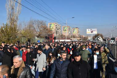 Ermenistan başbakanı Nikol Paşinyan önderliğindeki Yas Yürüyüşü, 19 Aralık 2020 'de vatanları Artsakh Cumhuriyeti' ni Azero-Türkçe terörizmden korumaya çalışırken ölenleri anmak için düzenlendi.