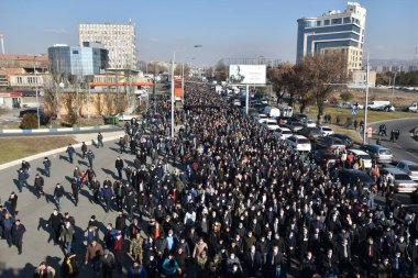 Ermenistan başbakanı Nikol Paşinyan önderliğindeki Yas Yürüyüşü, 19 Aralık 2020 'de vatanları Artsakh Cumhuriyeti' ni Azero-Türkçe terörizmden korumaya çalışırken ölenleri anmak için düzenlendi.
