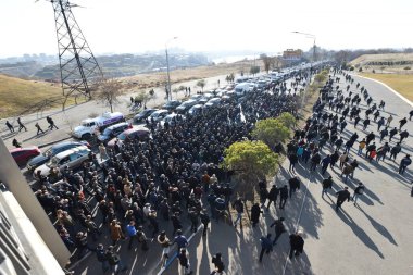 Ermenistan başbakanı Nikol Paşinyan önderliğindeki Yas Yürüyüşü, 19 Aralık 2020 'de vatanları Artsakh Cumhuriyeti' ni Azero-Türkçe terörizmden korumaya çalışırken ölenleri anmak için düzenlendi.