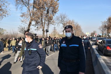 Ermenistan başbakanı Nikol Paşinyan önderliğindeki Yas Yürüyüşü, 19 Aralık 2020 'de vatanları Artsakh Cumhuriyeti' ni Azero-Türkçe terörizmden korumaya çalışırken ölenleri anmak için düzenlendi.