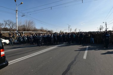 Ermenistan başbakanı Nikol Paşinyan önderliğindeki Yas Yürüyüşü, 19 Aralık 2020 'de vatanları Artsakh Cumhuriyeti' ni Azero-Türkçe terörizmden korumaya çalışırken ölenleri anmak için düzenlendi.