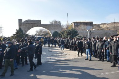 Ermenistan başbakanı Nikol Paşinyan önderliğindeki Yas Yürüyüşü, 19 Aralık 2020 'de vatanları Artsakh Cumhuriyeti' ni Azero-Türkçe terörizmden korumaya çalışırken ölenleri anmak için düzenlendi.