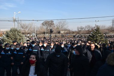 Ermenistan başbakanı Nikol Paşinyan önderliğindeki Yas Yürüyüşü, 19 Aralık 2020 'de vatanları Artsakh Cumhuriyeti' ni Azero-Türkçe terörizmden korumaya çalışırken ölenleri anmak için düzenlendi.