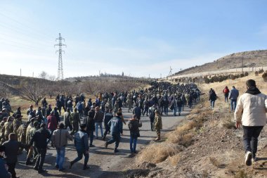 Ermenistan başbakanı Nikol Paşinyan önderliğindeki Yas Yürüyüşü, 19 Aralık 2020 'de vatanları Artsakh Cumhuriyeti' ni Azero-Türkçe terörizmden korumaya çalışırken ölenleri anmak için düzenlendi.