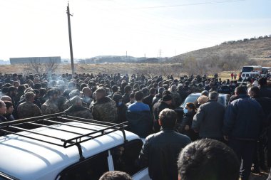 Ermenistan başbakanı Nikol Paşinyan önderliğindeki Yas Yürüyüşü, 19 Aralık 2020 'de vatanları Artsakh Cumhuriyeti' ni Azero-Türkçe terörizmden korumaya çalışırken ölenleri anmak için düzenlendi.