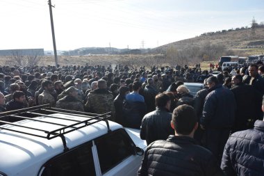 Ermenistan başbakanı Nikol Paşinyan önderliğindeki Yas Yürüyüşü, 19 Aralık 2020 'de vatanları Artsakh Cumhuriyeti' ni Azero-Türkçe terörizmden korumaya çalışırken ölenleri anmak için düzenlendi.